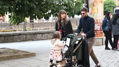 FOTO: Jenovéfa Boková a její partner Adam Kolář  s dcerou.