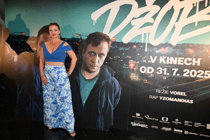 FOTO: Leichotvá ukázala poprsí. – stránka 3