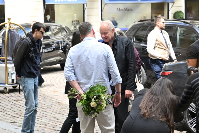 FOTO: Švédský herec a držitel Zlatého glóbu Stellan Skarsgård dorazil do Varů. – stránka 111