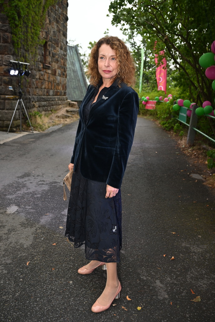 FOTO: Petra Buzková překvapila módní volbou plnou elegance a vkusu. – stránka 6