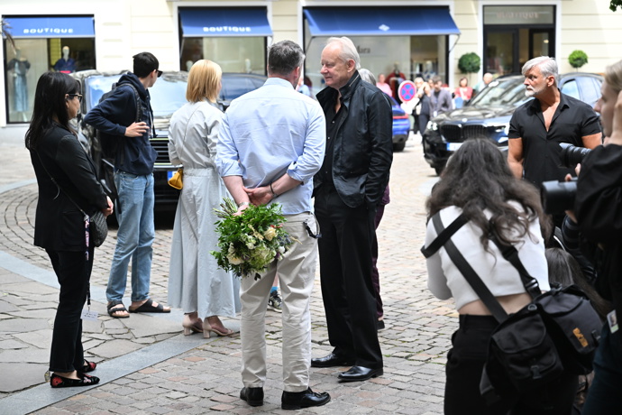 FOTO: Švédský herec a držitel Zlatého glóbu Stellan Skarsgård dorazil do Varů. – stránka 112