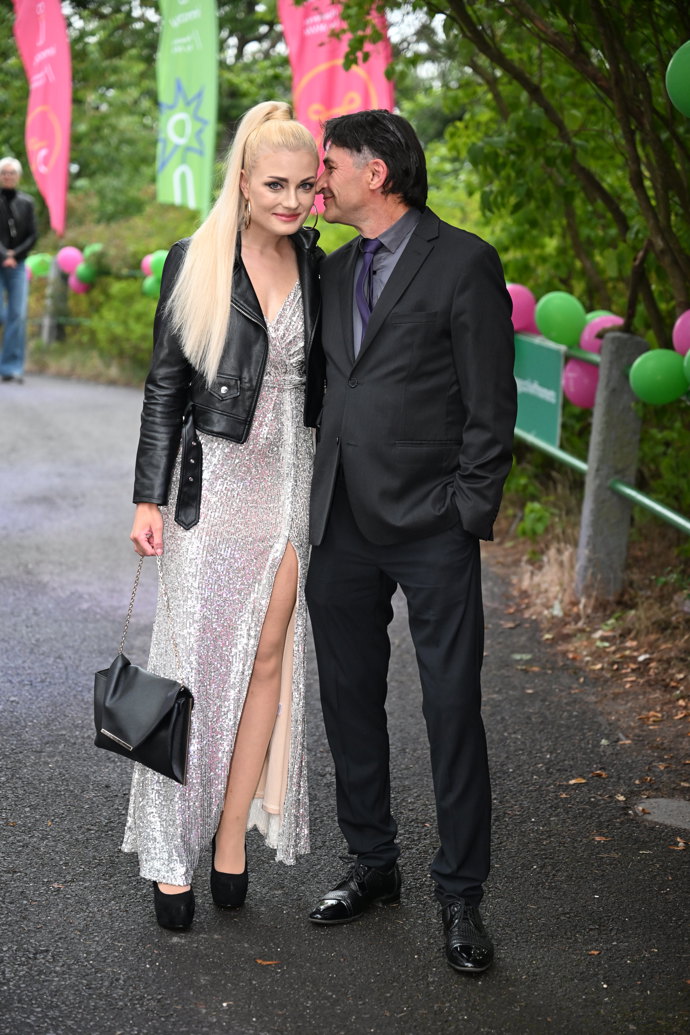 FOTO: Zdeněk a Veronika jsou zamilovaní až po uši. – stránka 4