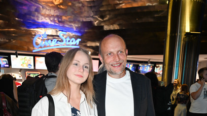 FOTO: Krásné modré šaty.