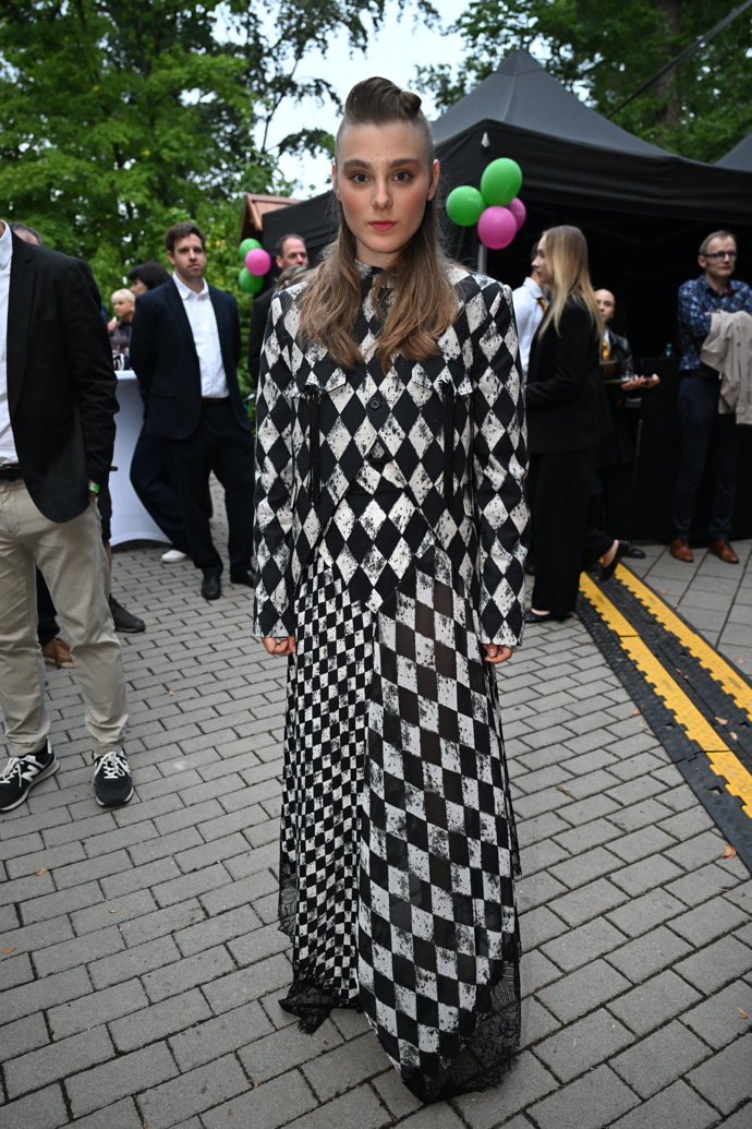 FOTO: Flabrová v extravagantním modelu. – stránka 5