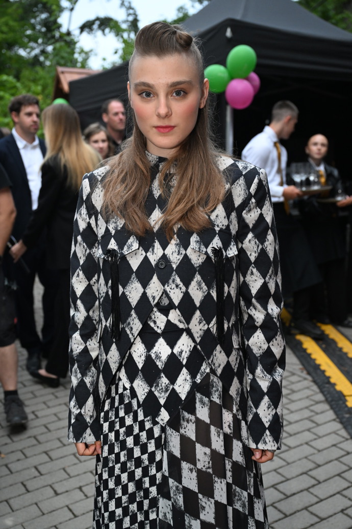 FOTO: Kateřina Falbrová byla k nepřehlédnutí. – stránka 3