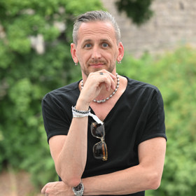 Fotograf Tomáš Třeštík používá svůj oblíbený parfém už pět let - a nechce žádný jiný. 