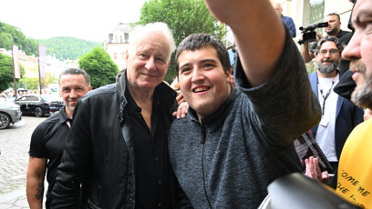 FOTO: Stellan Skarsgård neodmítl ani selfie.