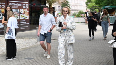 FOTO: Jana Plodková na karlovarské kolonádě.