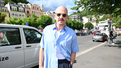 FOTO: Stanislav Majer na karlovarské kolonádě.