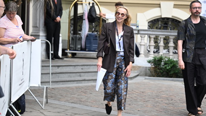 FOTO: Jana Plodková dorazila do Varů v promyšleném outfitu.