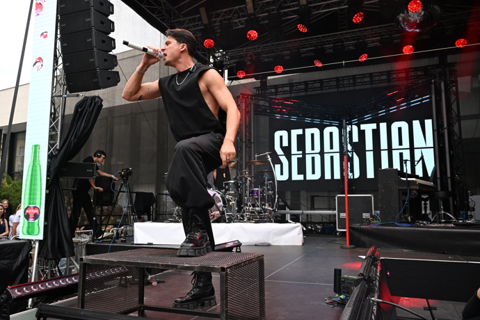 FOTO: Sebastian Navrátil si koncert užil. – stránka 15