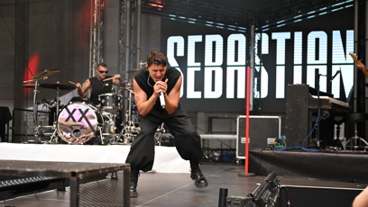 FOTO: Sebastian Navrátil to během koncertu rozjel.
