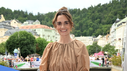 FOTO: Daniela Brzobohatá ukázala ve Varech své dlouhé nožky.
