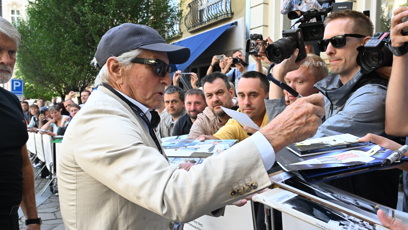 FOTO: Michael Douglas dorazil do Karlových Varů.