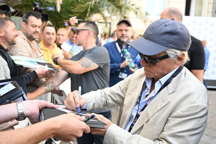 FOTO: Michael Douglas dorazil do Karlových Varů. – stránka 87
