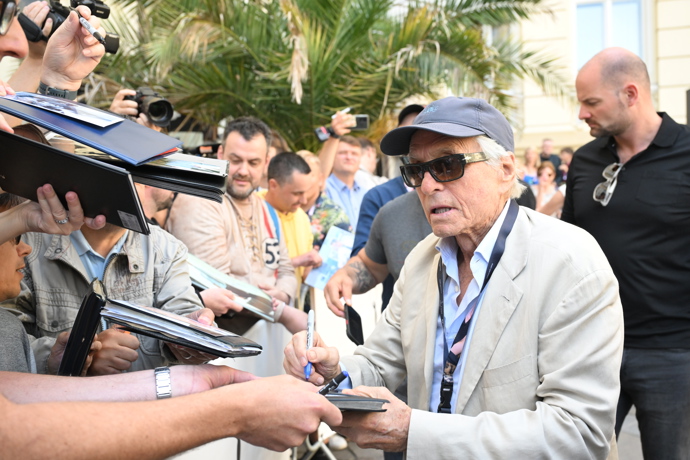FOTO: Michael Douglas dorazil do Karlových Varů. – stránka 86