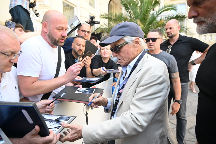 FOTO: Michael Douglas dorazil do Karlových Varů. – stránka 85