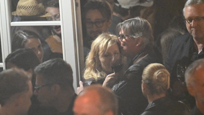 FOTO: Anna dorazila v plné parádě, úsměv od ucha k uchu.