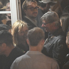 Objímání začalo hned po příchodu.