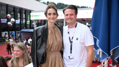 FOTO: Ondřej Brzobohatý zašel na Sebastiana se svou ženou Danielou.