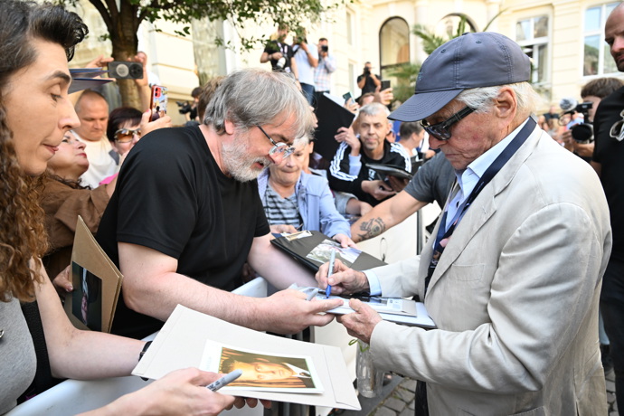 FOTO: Michael Douglas dorazil do Karlových Varů. – stránka 82