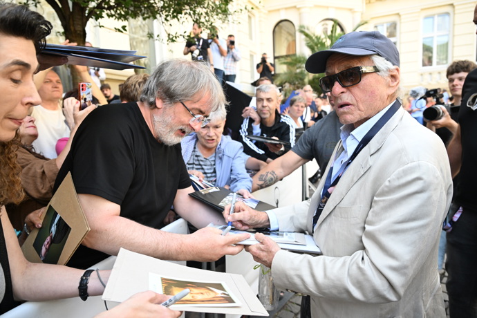 FOTO: Michael Douglas dorazil do Karlových Varů. – stránka 81