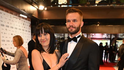 FOTO: Tereza Ramba s manželem na červeném koberci.