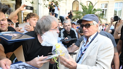 FOTO: Michael Douglas dorazil do Karlových Varů.