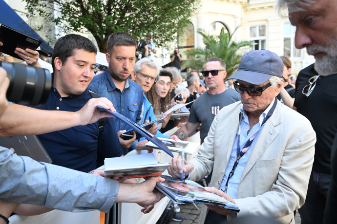 FOTO: Michael Douglas dorazil do Karlových Varů. – stránka 71