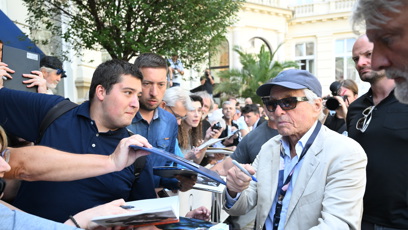 FOTO: Michael Douglas dorazil do Karlových Varů ve velkém stylu.