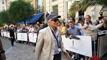 FOTO: Michael Douglas dorazil do Karlových Varů.