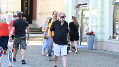 FOTO: Režisér Jan Hřebejk na kolonádě.