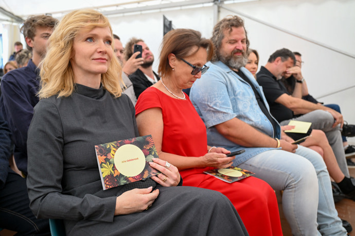 FOTO: Z tiskovky České televize. – stránka 6