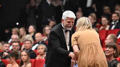 FOTO: Petr Pavel je gentleman.