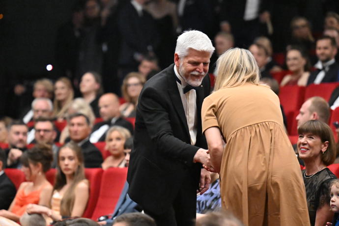 FOTO: Petr Pavel je gentleman. – stránka 81