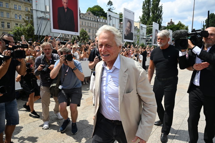FOTO: Hvězdný Michael Douglas. – stránka 41