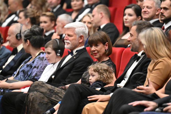 FOTO: Andrea Bartošková se celou dobu dojemně usmívala. – stránka 70