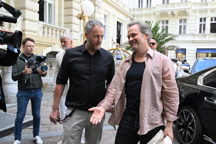 FOTO: Peter Sarsgaard dorazil do Karlových Varů. – stránka 33