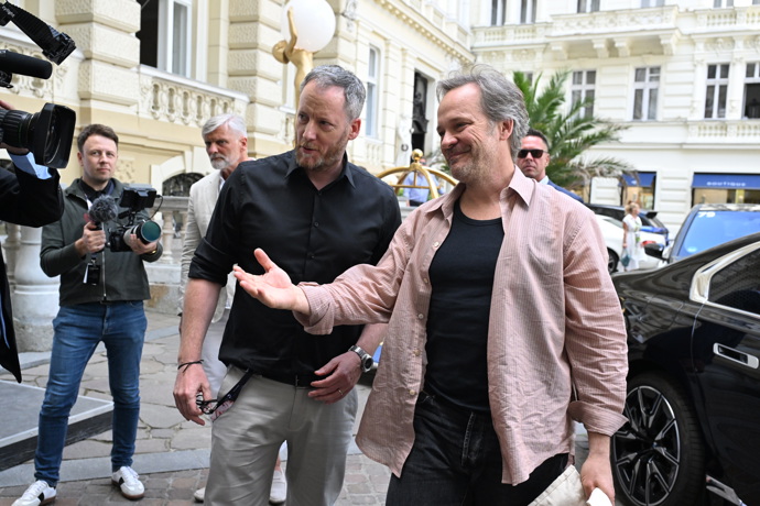 FOTO: Peter Sarsgaard měl velmi dobrou náladu. – stránka 1788