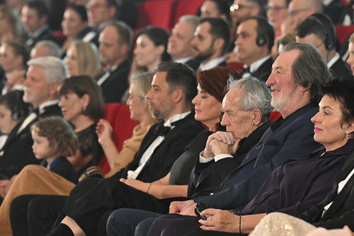 FOTO: Polívka je vysmátý. – stránka 9