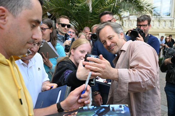 FOTO: Peter Sarsgaard se ochotně fotil s fanoušky. – stránka 1773