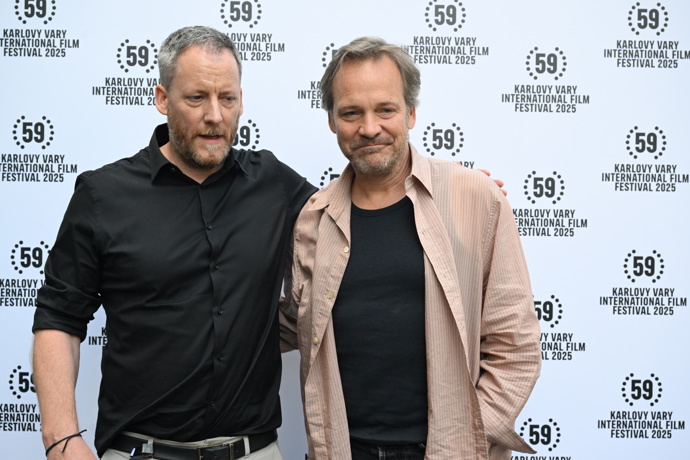 FOTO: Peter Sarsgaard je ve Varech. – stránka 1774