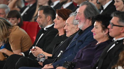 FOTO: Bolek Polívka po boku své ženy ve fialových šatech.