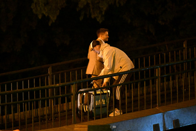 FOTO: Jiří Mádl šel vyzvednout pizzy. – stránka 113
