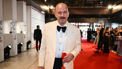 FOTO: Stanislav Majer si kvůli roli oholil hlavu.