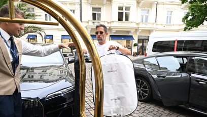 FOTO: Janek Bartoška dorazil na Karlovarský festival už ve čtvrtek odpoledne.