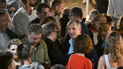 FOTO: Mucha donesl oslavenci balónky.