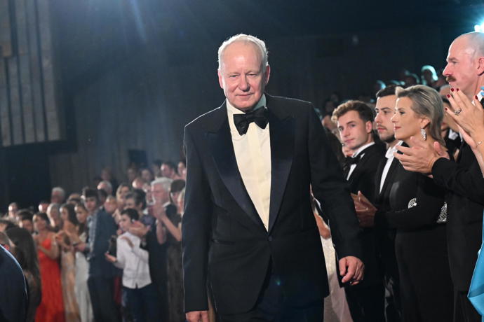 FOTO: Stellan Skarsgård ve Varech převzal křišťálový glóbus. Hvězdě Pirátů z Karibiku tleskal zaplněný sál – stránka 17