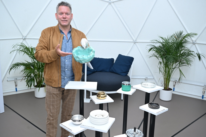 FOTO: Matěj Ruppert hlavní tváří laboratoře Svět bez kouře – stránka 33