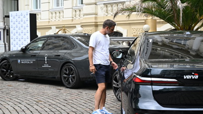 FOTO: Janek Bartoška si šel dolů zakouřit.